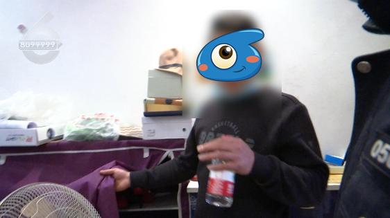 DƬ